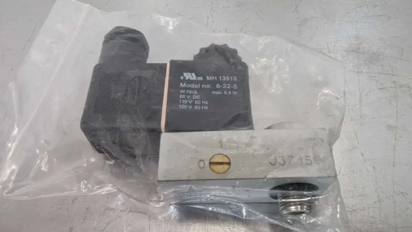 U131B01, Parker, Air Pilot Valve, ND1F MH 13513 8-22-5