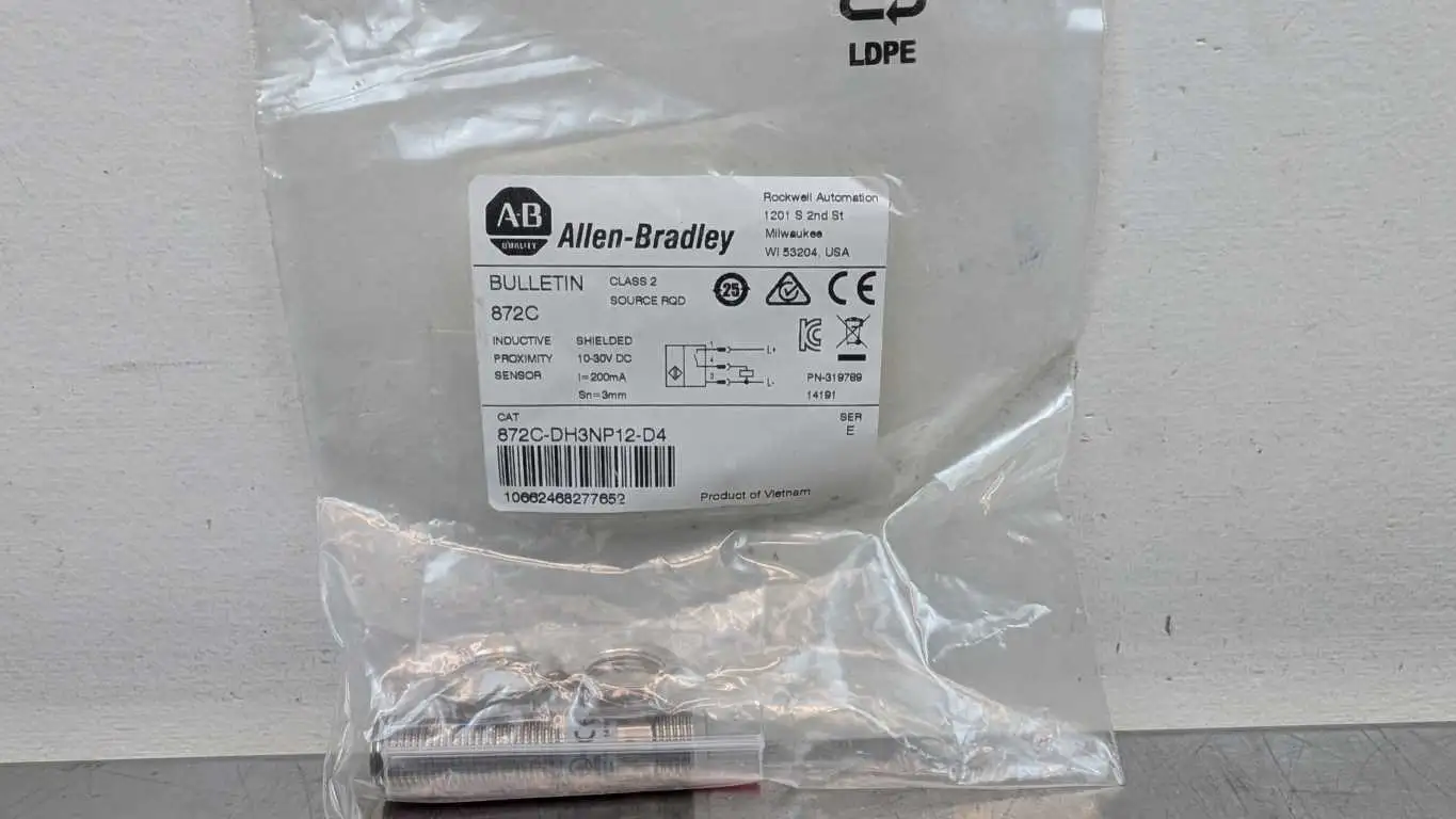 Allen-Bradley 872C-DH3NP12-D4 Inductive Proximity Sensor Ser E 3mm