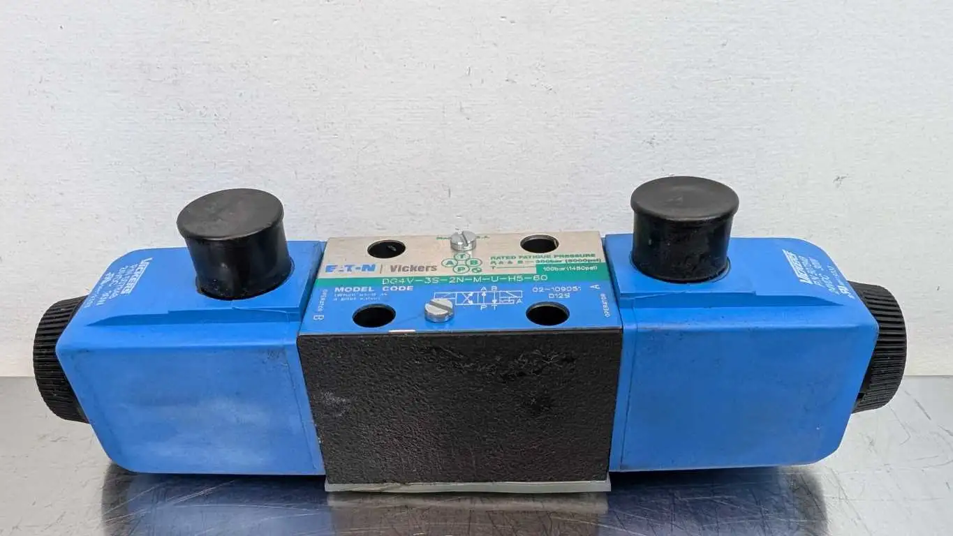 Vickers DG4V-3S-2N-M-U-H5-60 Directional Control Valve 507848 Eaton 24VDC 30W