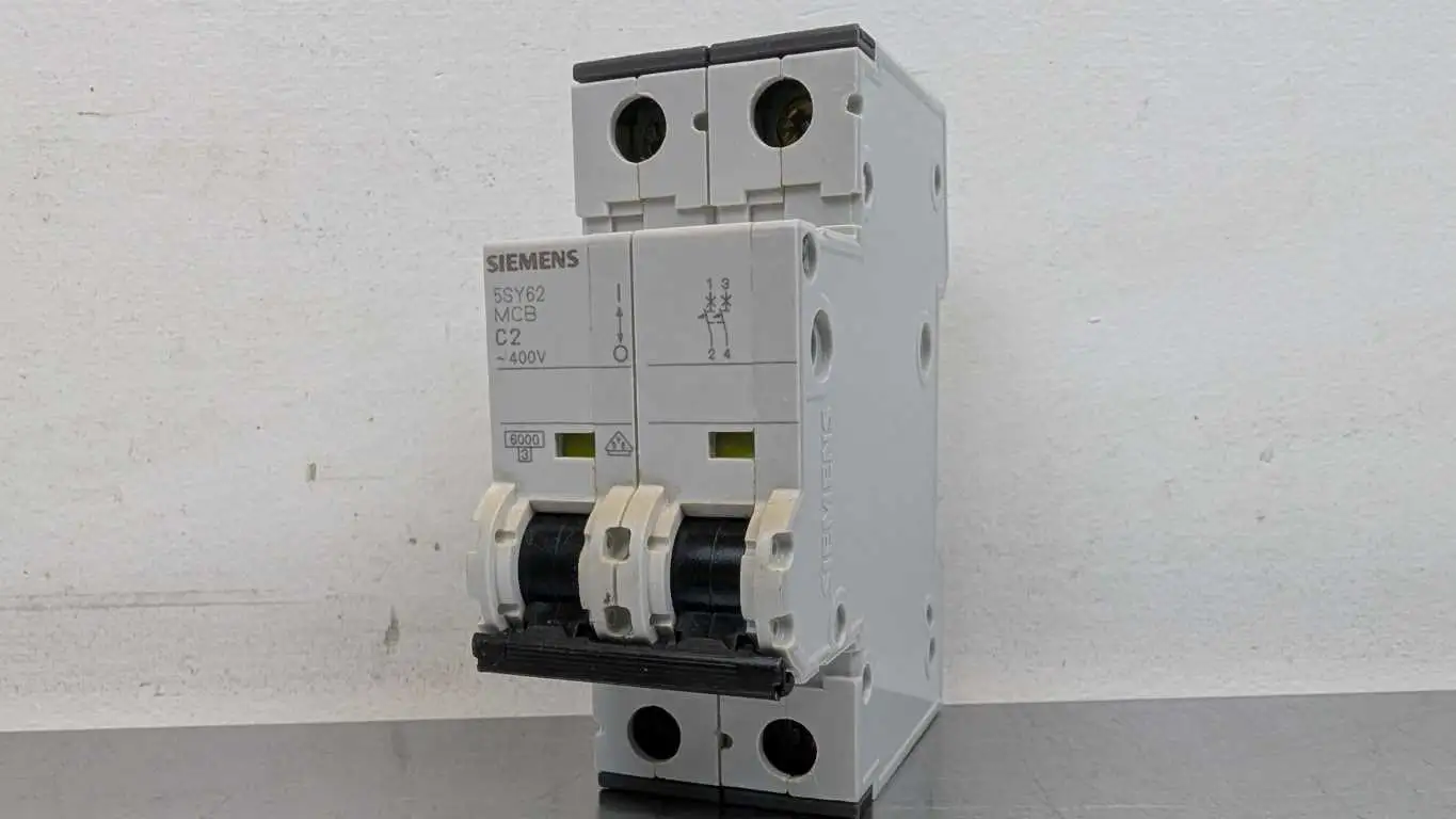 Siemens 5SY6202-7 Miniature Circuit Breaker C2 400VAC 2A