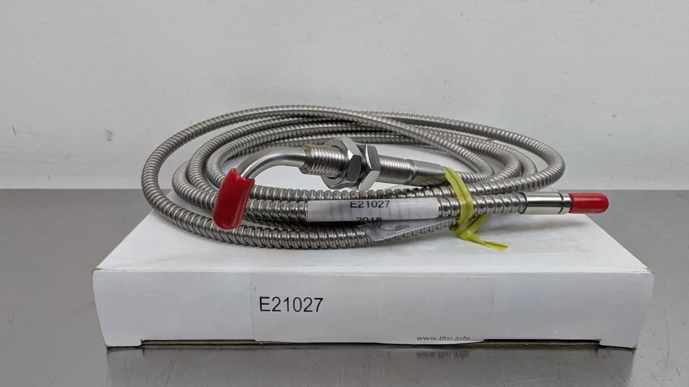 IFM Efector E21027 Fiber Optic Cable x 6′ Long 90°